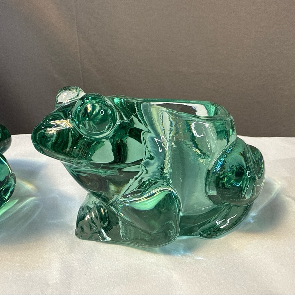 Green Indiana Glass Frog Figurines - Picture 3 of 13